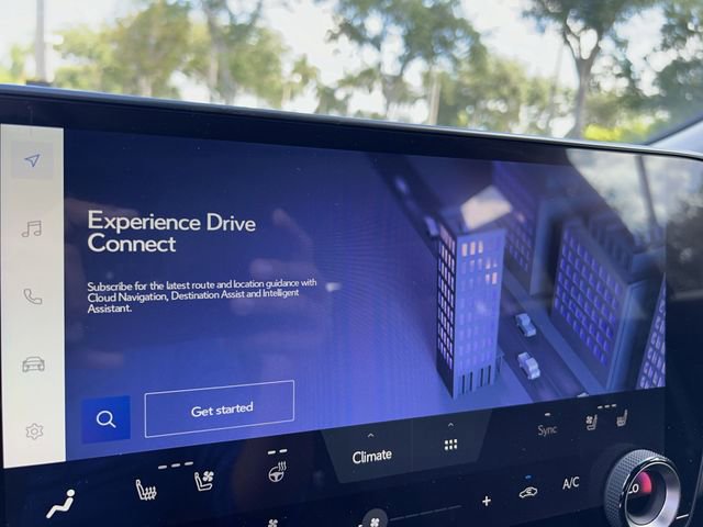2025 Lexus NX 250 - Photo 18