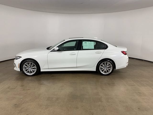2023 BMW 3 Series 330i - Photo 16
