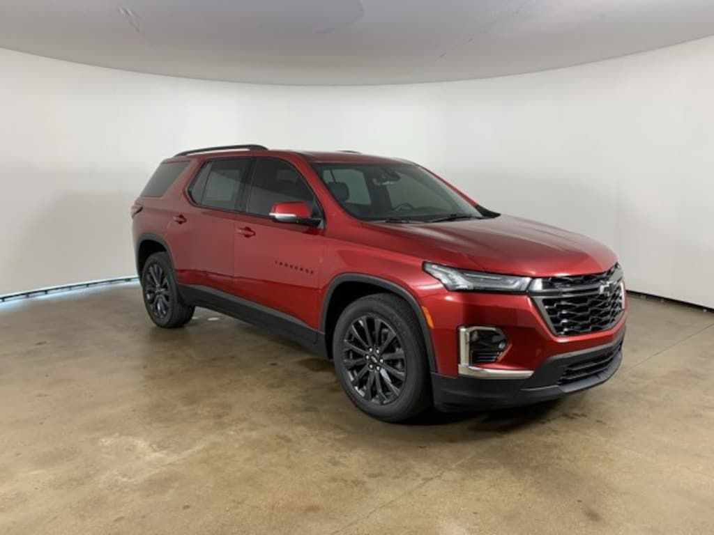 Used 2023 Chevrolet Traverse RS