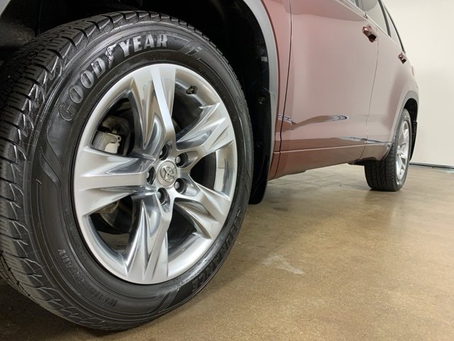 2015 Toyota Highlander Limited Platinum photo 2