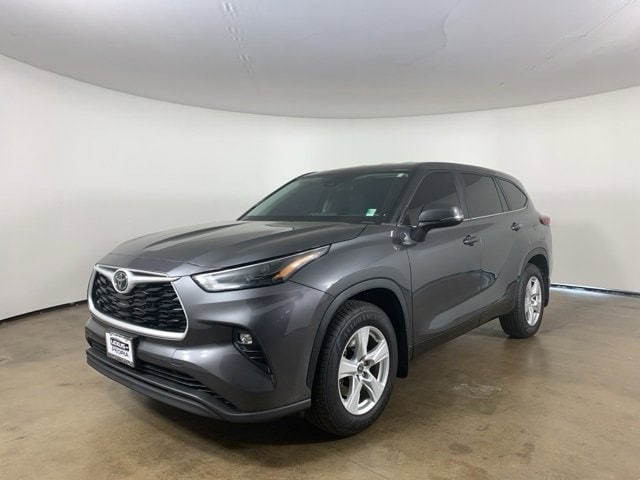 Used 2023 Toyota Highlander L with VIN 5TDKDRBHXPS016167 for sale in Peoria, IL