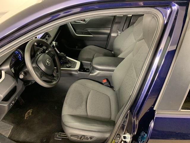 2024 Toyota RAV4 XLE - Photo 28