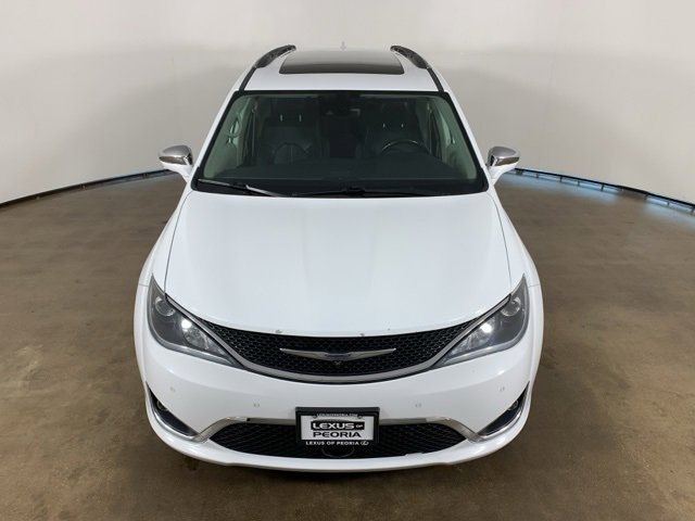 2017 Chrysler Pacifica Limited photo 4
