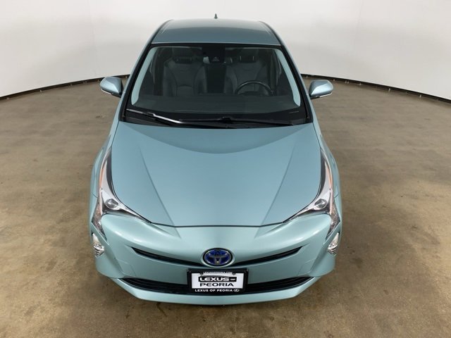2016 Toyota Prius Four Touring photo 4