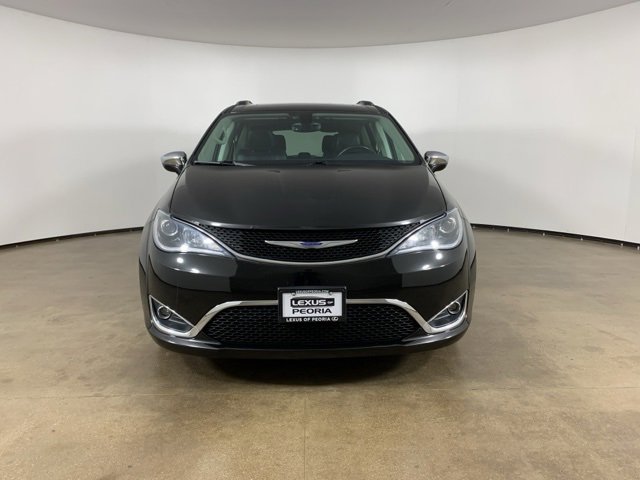 2019 Chrysler Pacifica Limited photo 3