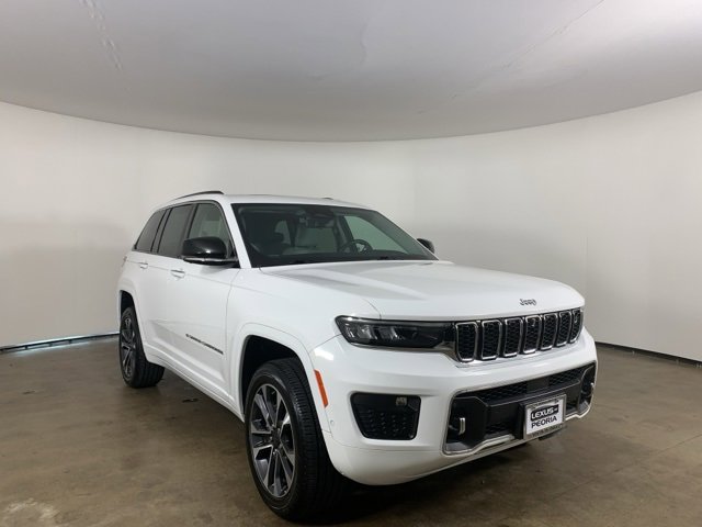 2023 Jeep Grand Cherokee Overland photo 4