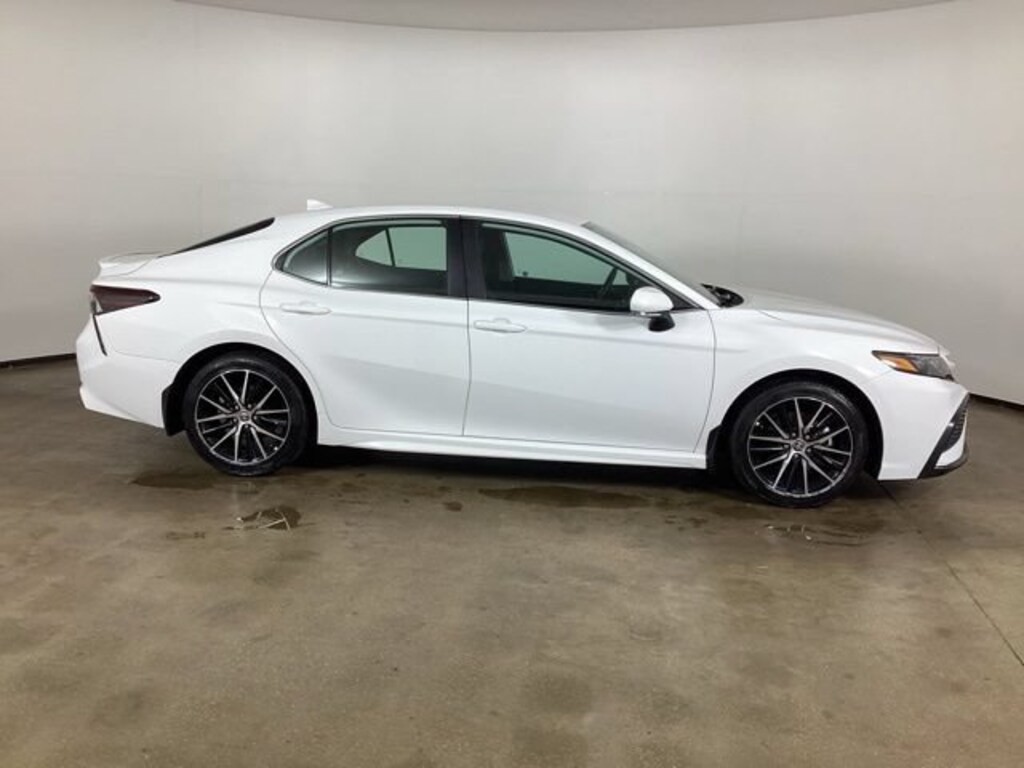 Used 2024 Toyota Camry SE