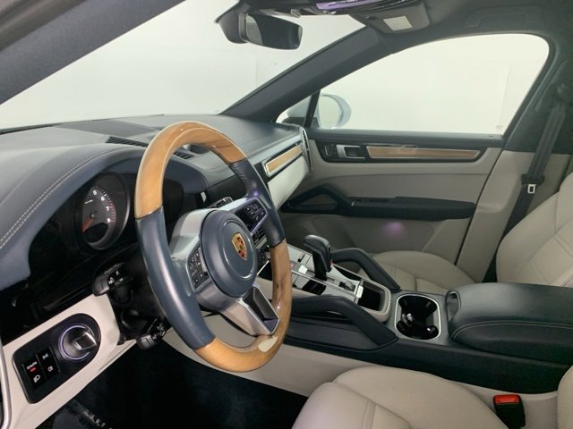 2021 Porsche Cayenne Base photo 3