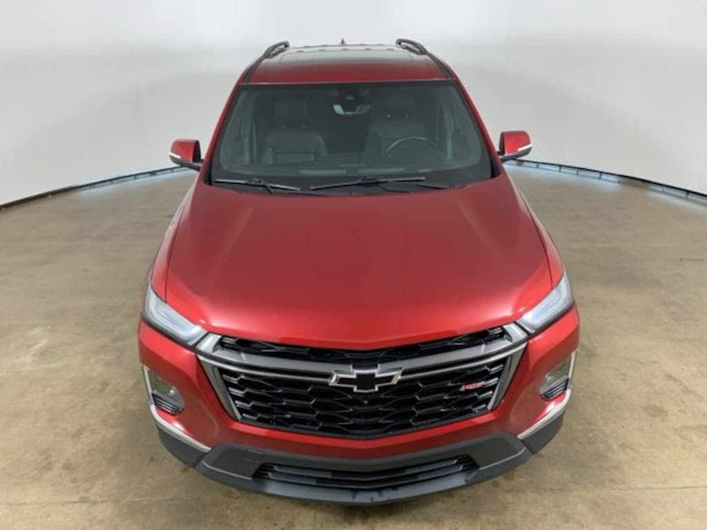 Used 2023 Chevrolet Traverse RS