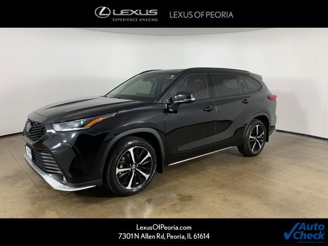 2022 Toyota Highlander XSE's photo