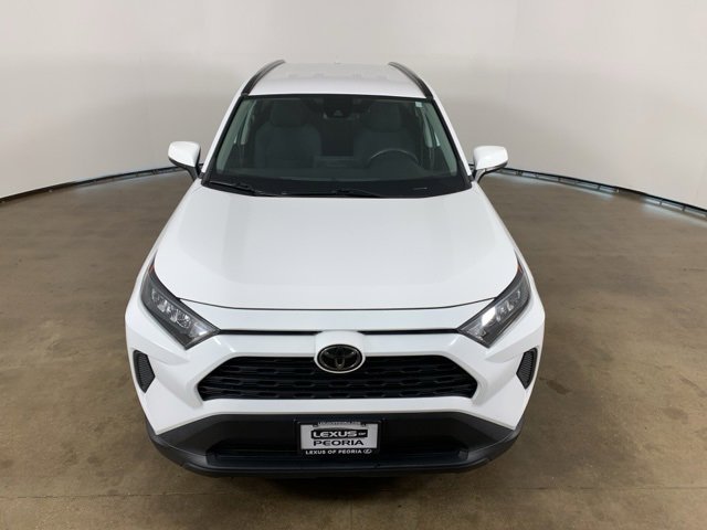 2021 Toyota RAV4 LE photo 3