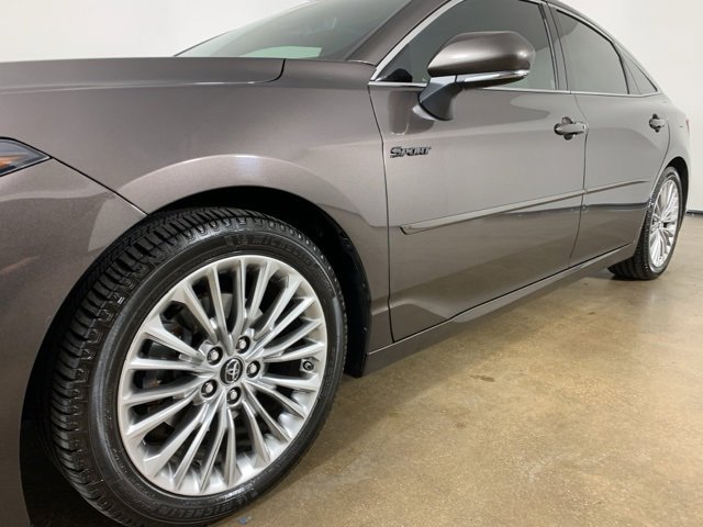 2019 Toyota Avalon Limited photo 2