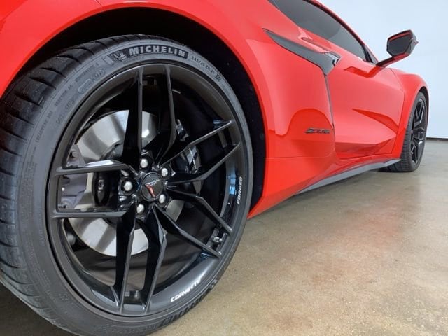 2025 Chevrolet Corvette 2LZ - Photo 9