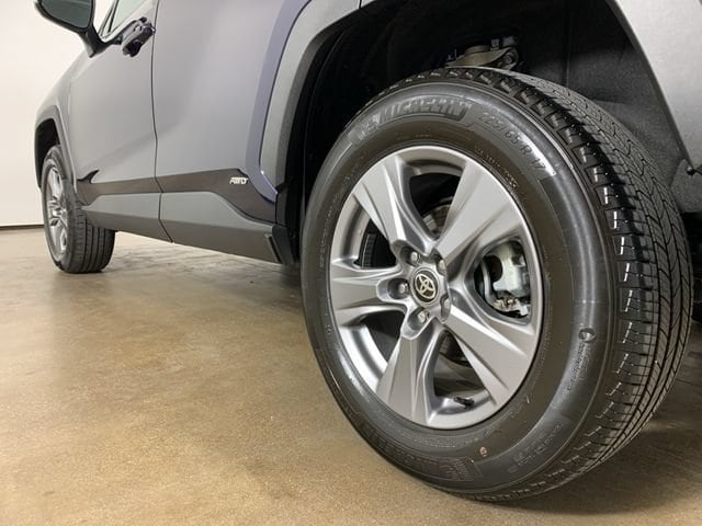 2024 Toyota RAV4 XLE - Photo 15