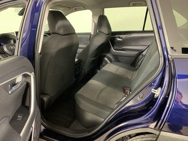 2024 Toyota RAV4 XLE - Photo 31