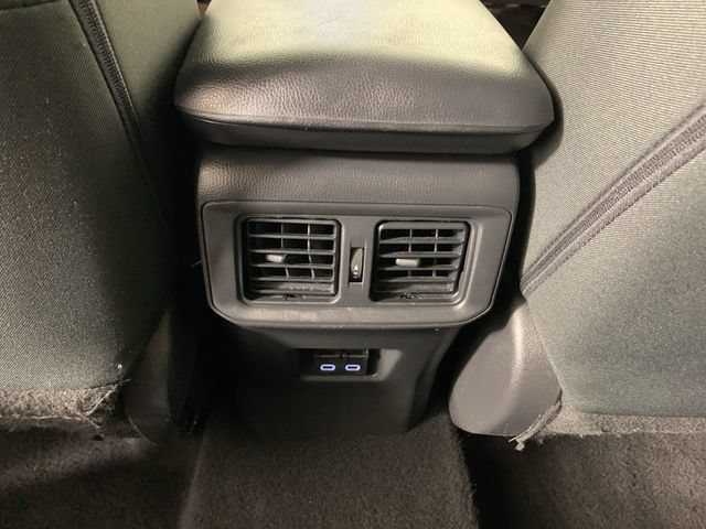 2024 Toyota RAV4 XLE - Photo 32