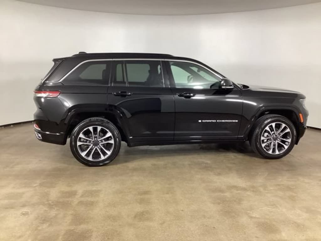 Used 2025 Jeep Grand Cherokee Overland