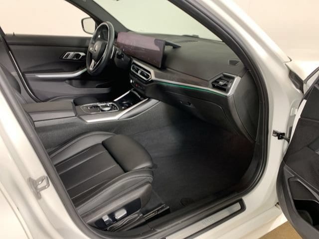 2023 BMW 3 Series 330i - Photo 39
