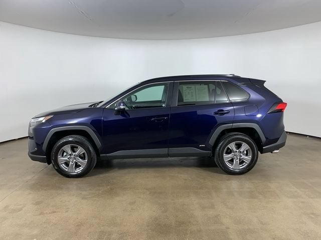 2024 Toyota RAV4 XLE - Photo 16