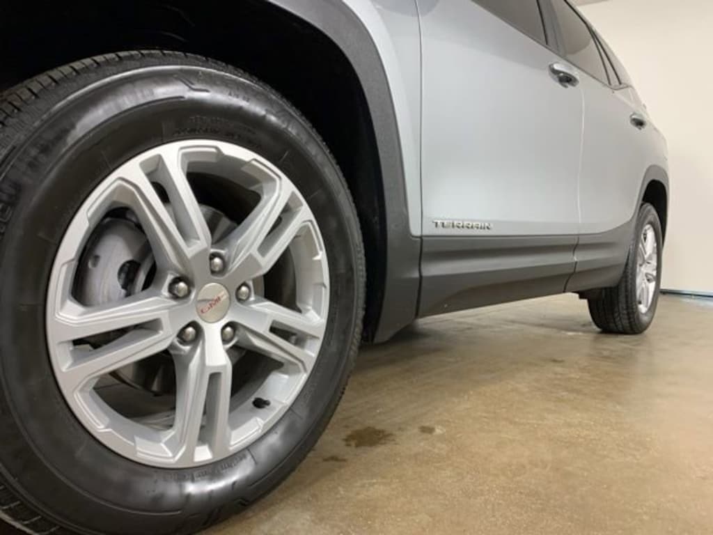 Used 2023 GMC Terrain SLE