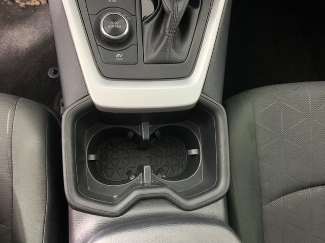 2024 Toyota RAV4 XLE - Photo 25