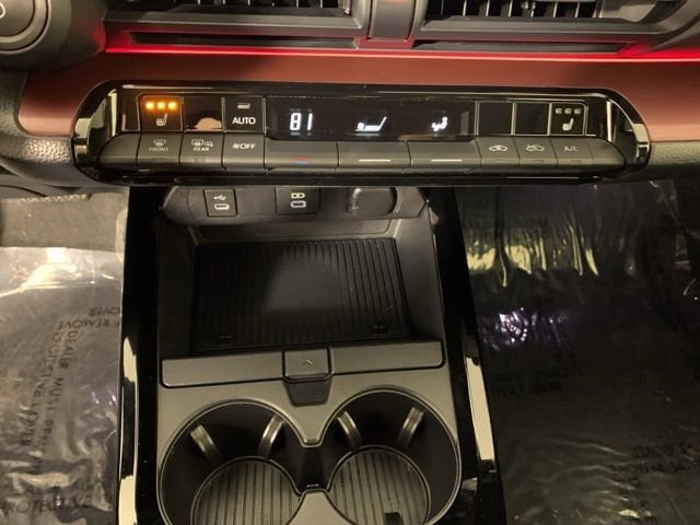 2024 Toyota Prius Prime XSE - Photo 25