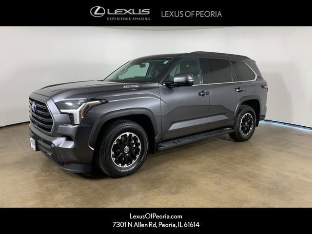 2023 Toyota Sequoia SR5 4WD i-FORCE MAX Hybrid's photo