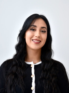 Staff member Rosa Meza from ID_8b56313b5299