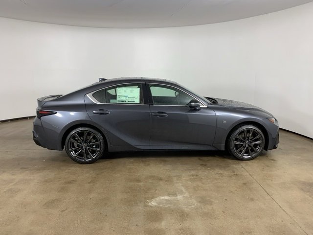 2025 Lexus IS 350 F SPORT photo 4