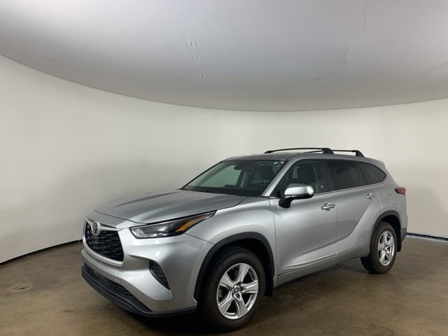 Used 2023 Toyota Highlander L with VIN 5TDKDRBHXPS036094 for sale in Peoria, IL