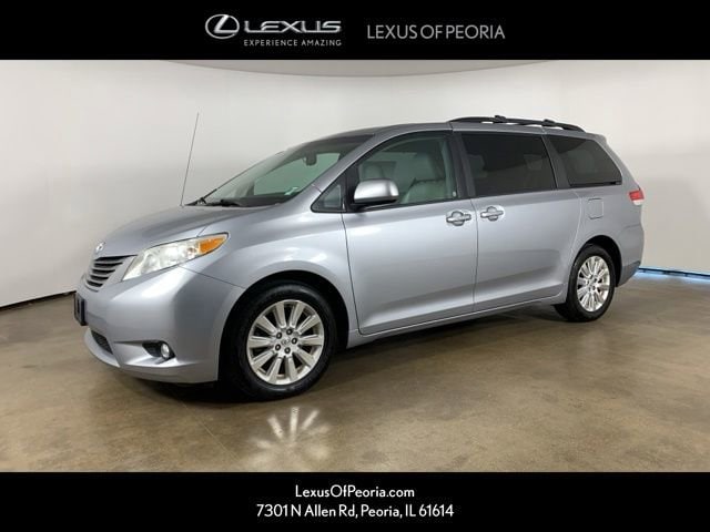 2013 Toyota Sienna Limited V6 AWD 7-Passenger's photo