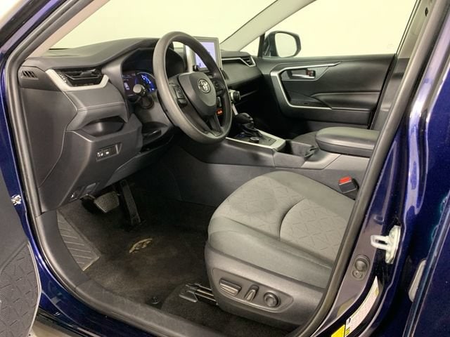 2024 Toyota RAV4 XLE - Photo 29