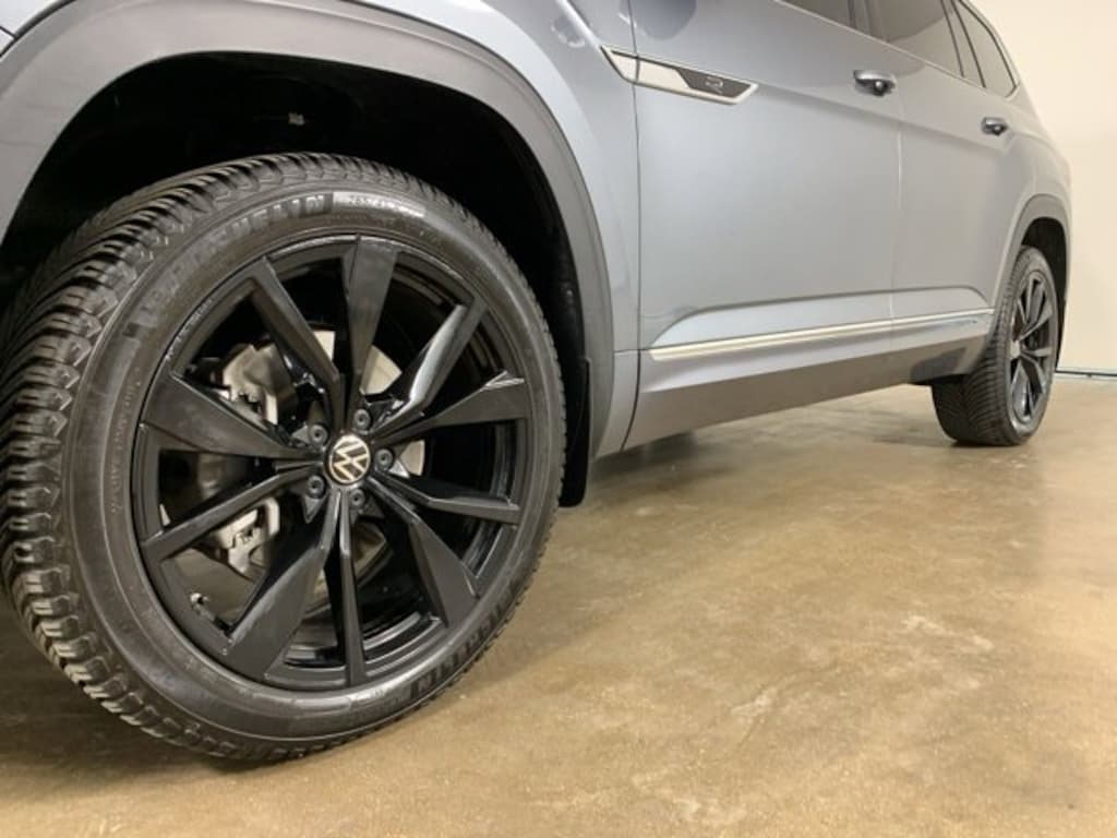 Used 2024 Volkswagen Atlas 2.0T SEL Premium R-Line