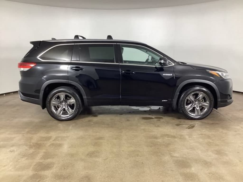 Used 2017 Toyota Highlander Hybrid Limited Platinum