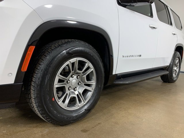 2023 Jeep Wagoneer Base photo 2