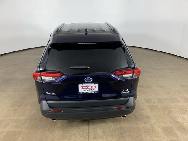 2024 Toyota RAV4 XLE - Photo 11