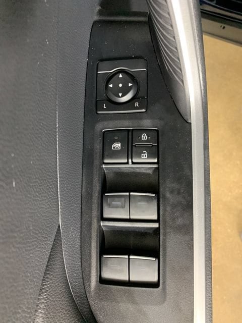 2024 Toyota RAV4 XLE - Photo 17