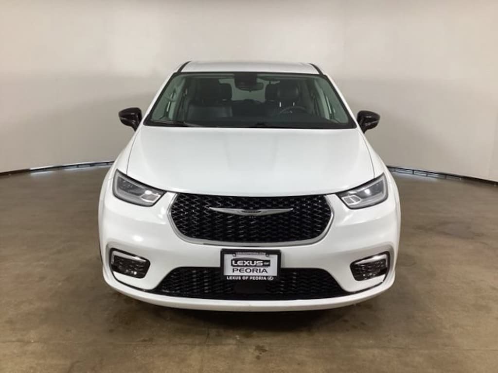 Used 2024 Chrysler Pacifica Hybrid Select