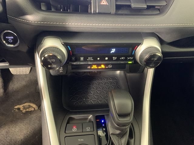 2024 Toyota RAV4 XLE - Photo 24