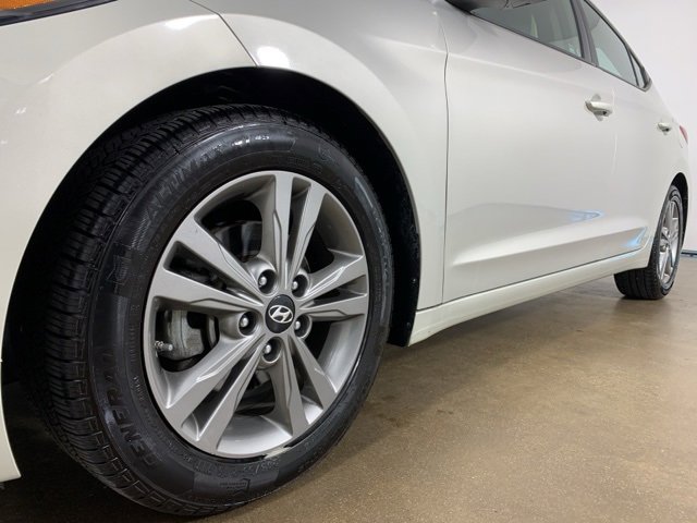 2018 Hyundai Elantra SEL photo 2