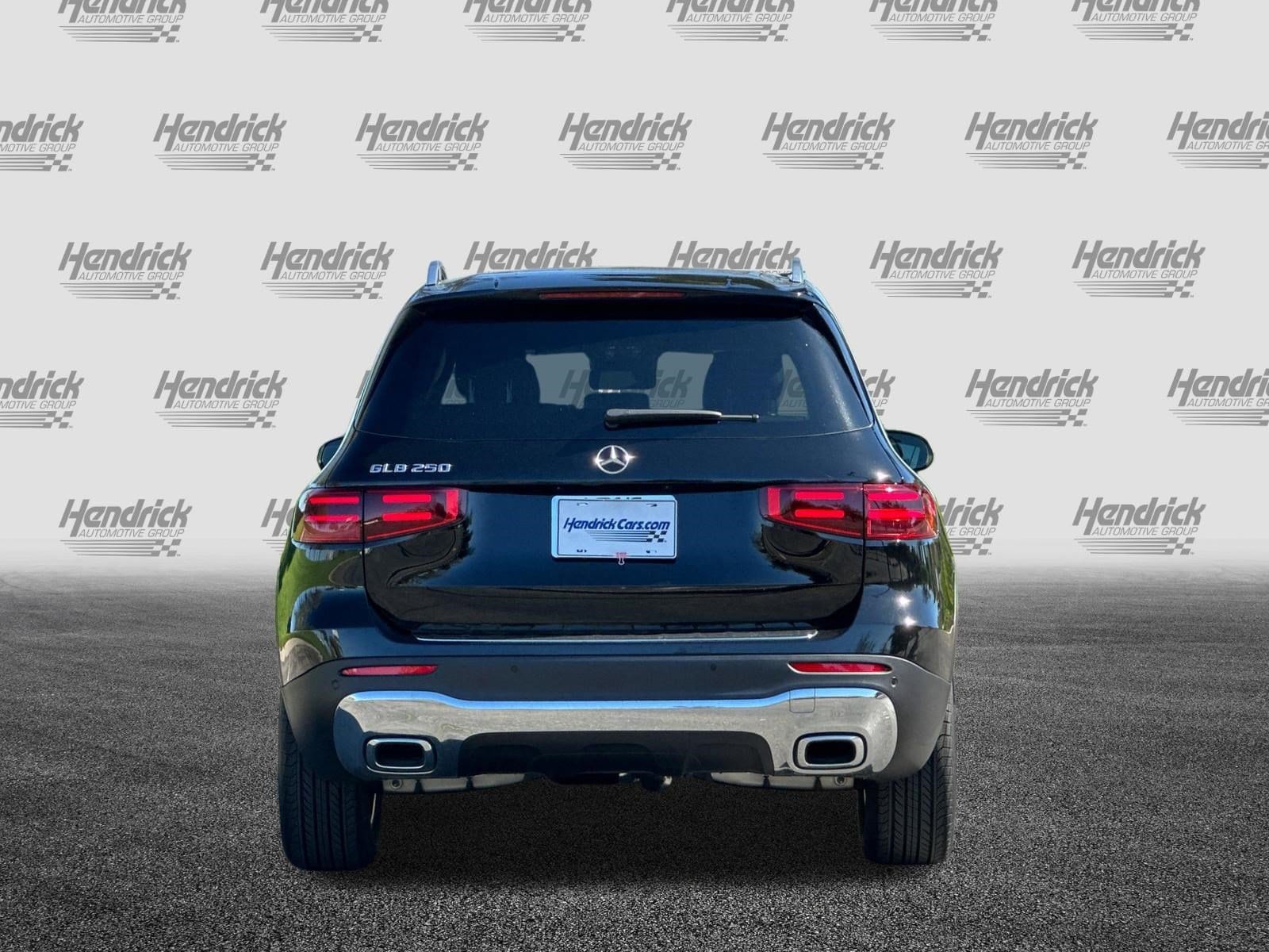 2025 Mercedes-Benz GLB 250 photo 4