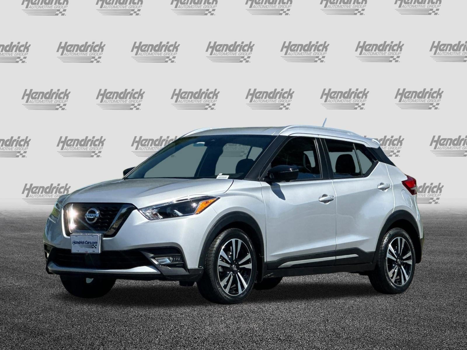2020 Nissan Kicks SR photo 3