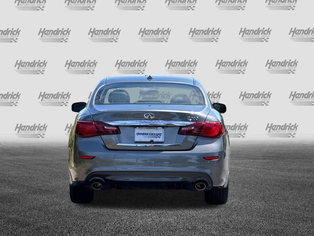Used 2016 INFINITI Q70 Sedan