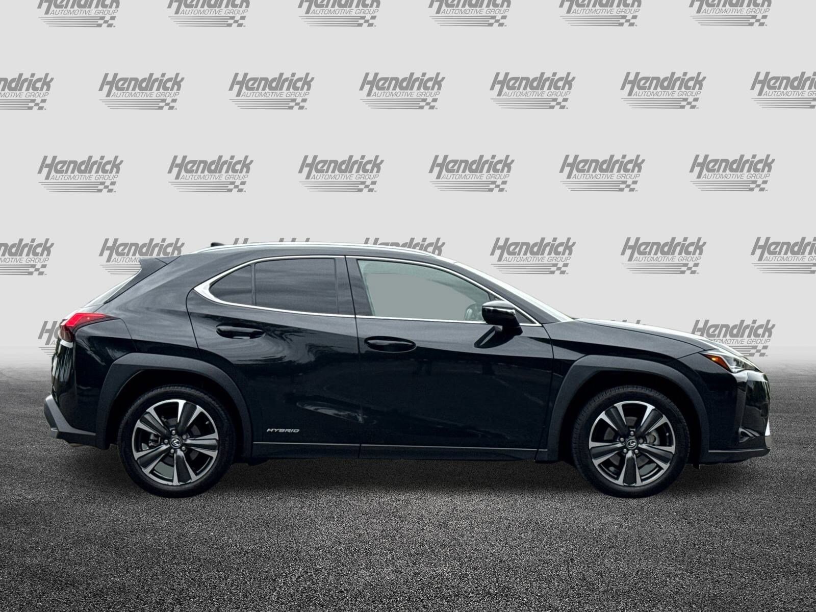 2020 Lexus UX 250h photo 3