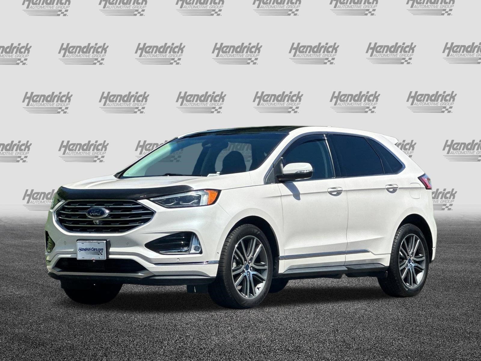 2019 Ford Edge Titanium photo 3