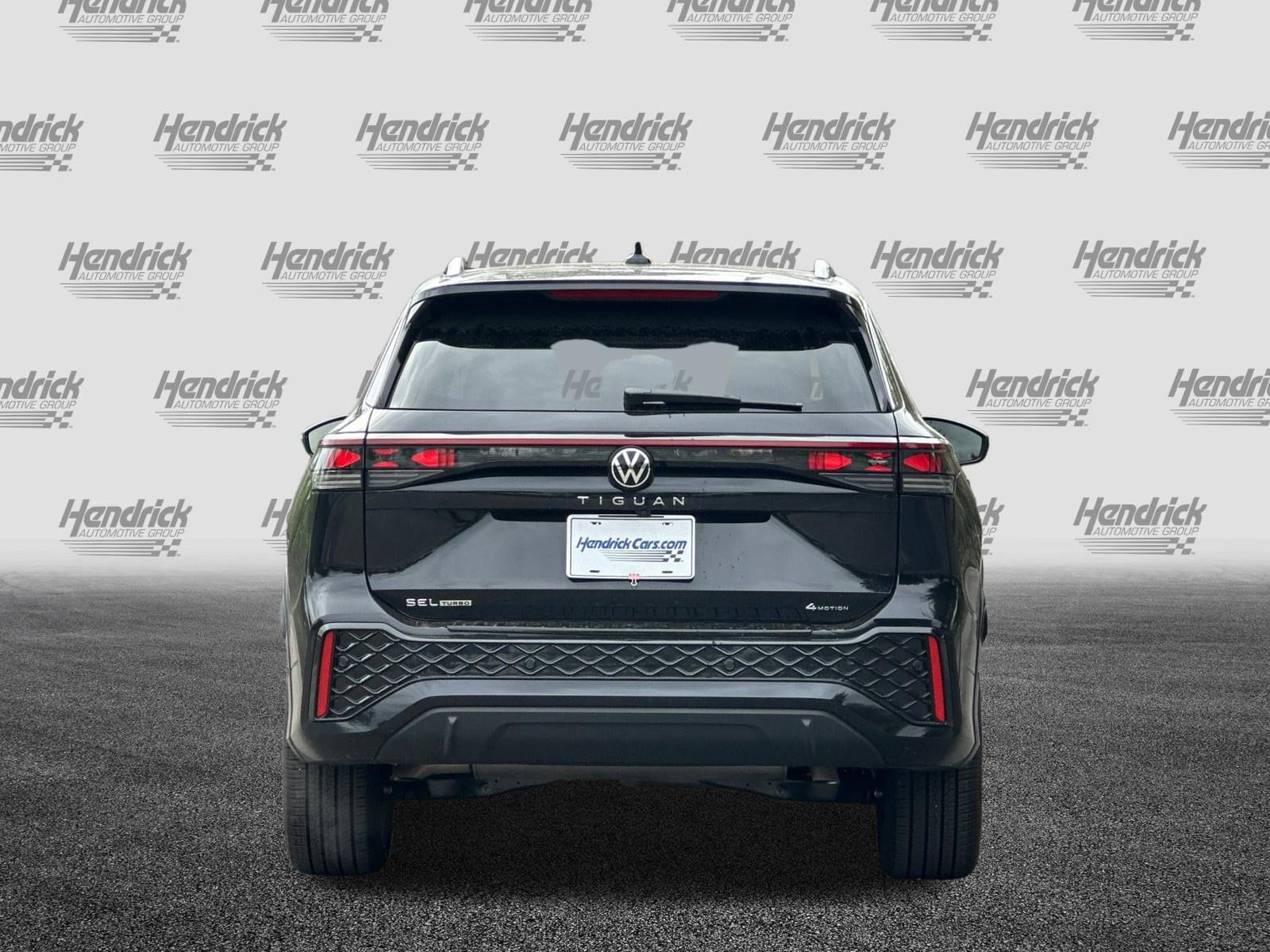 2026 Volkswagen Tiguan SEL R-Line Turbo photo 4