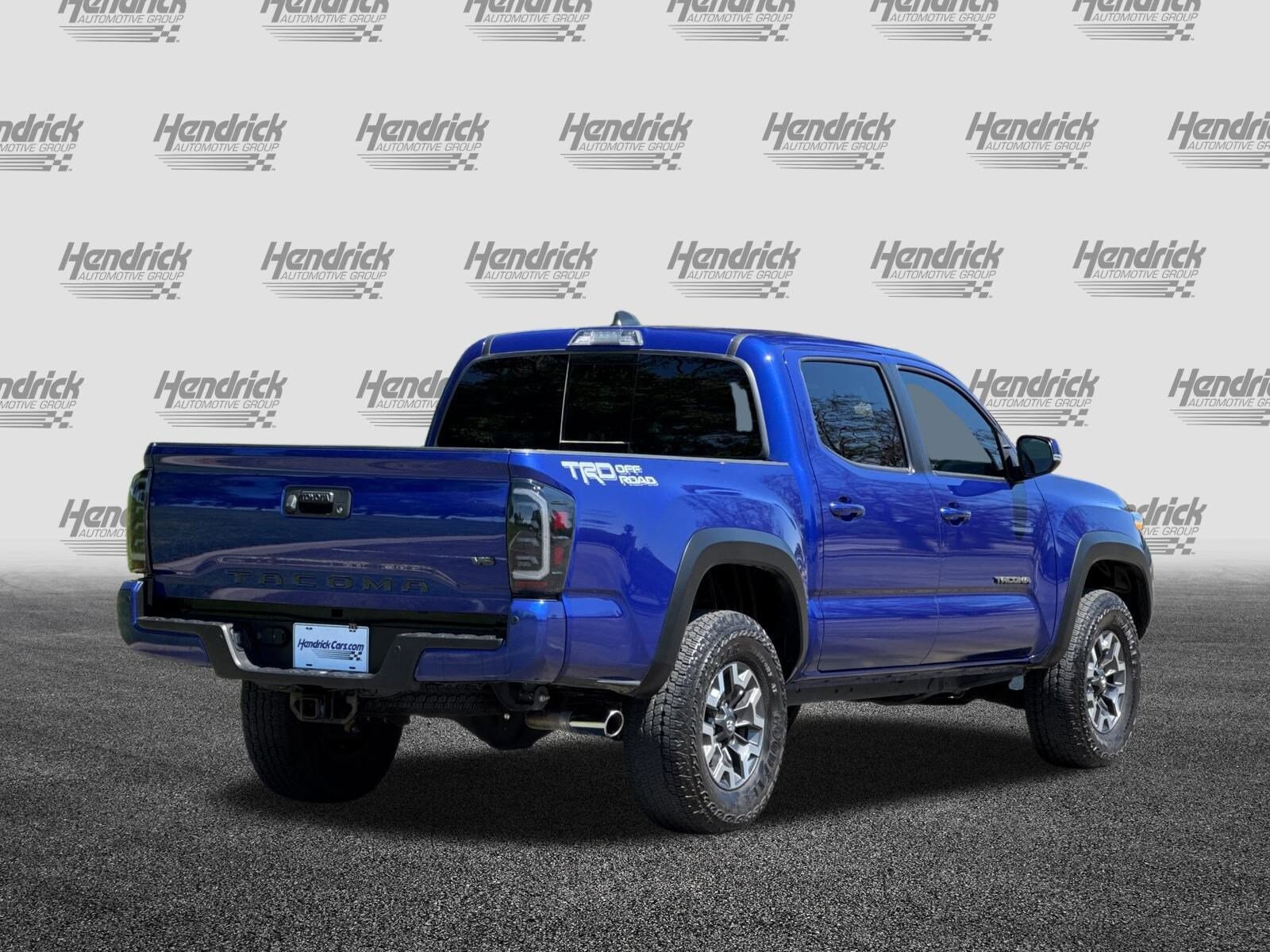 2023 Toyota Tacoma TRD photo 3