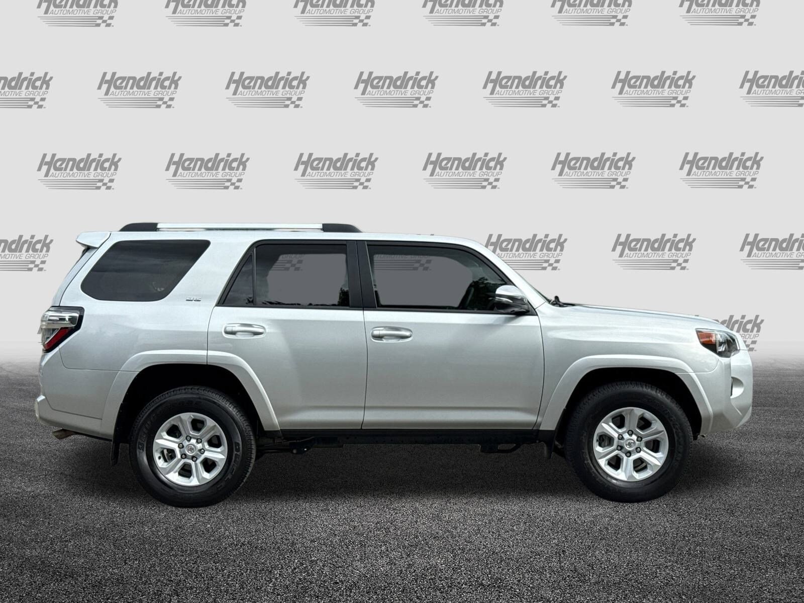 2022 Toyota 4Runner SR5 Premium photo 2
