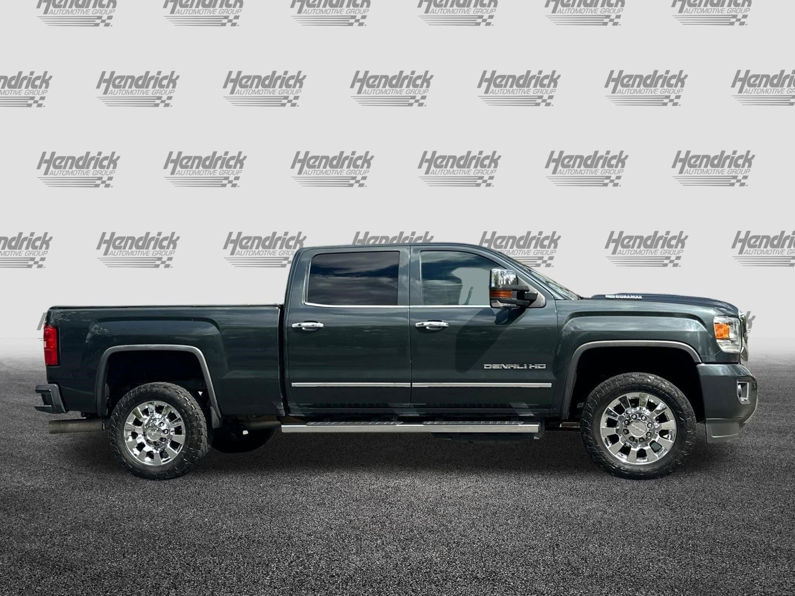 2017 GMC Sierra 2500HD Denali photo 2