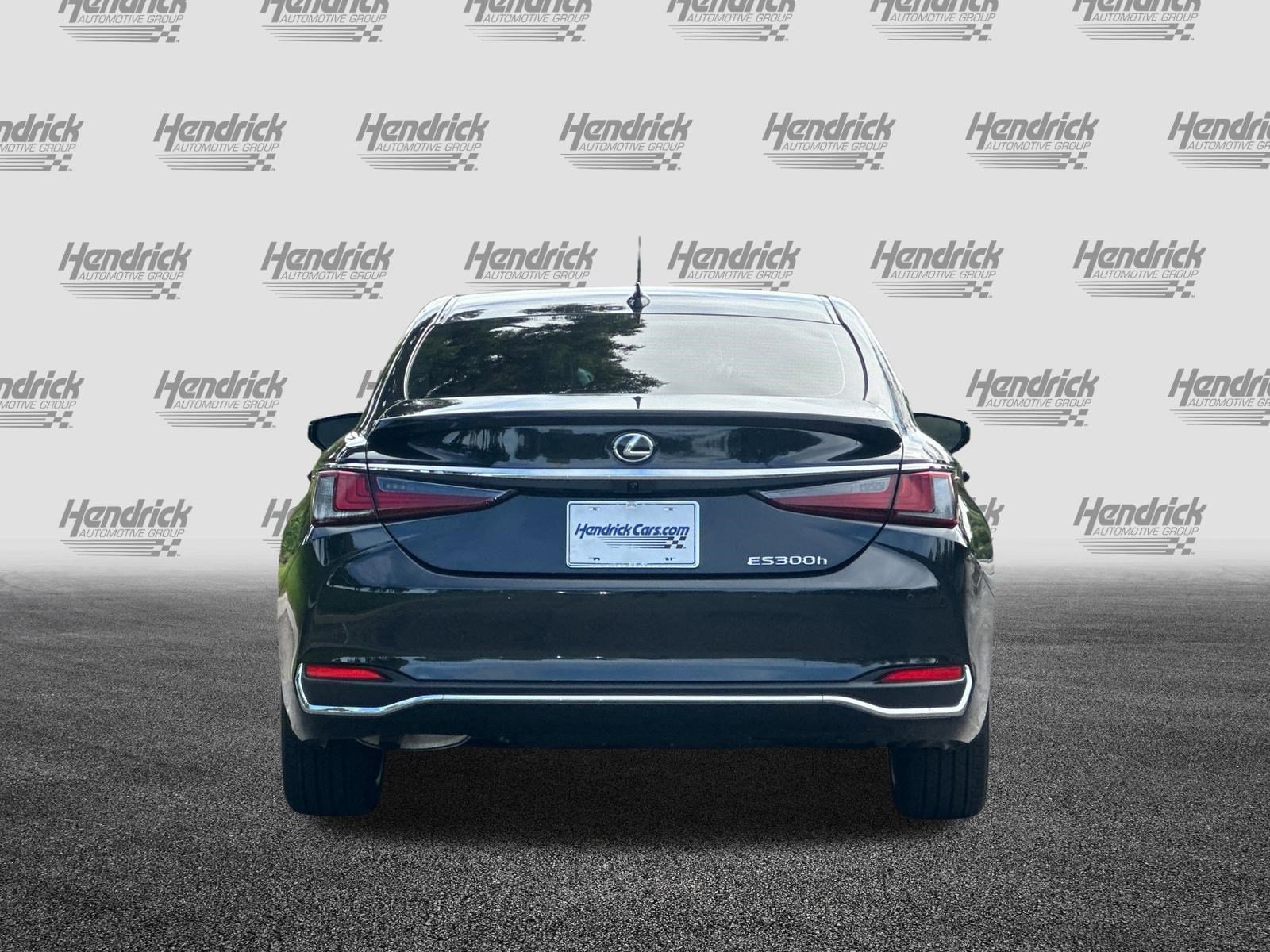 2025 LEXUS ES 300h 300h photo 4